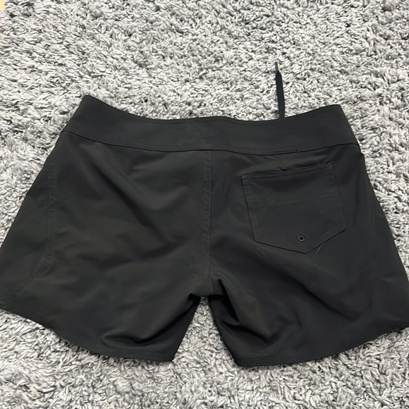 Volcom Shorts - Picture 4 of 6